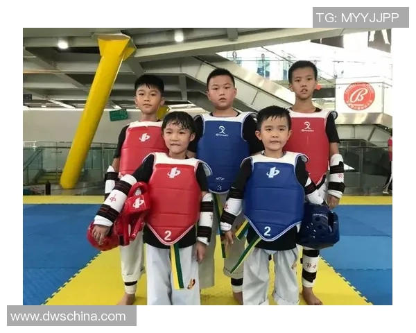 武汉羽毛球队在世锦赛中的蜕变与成长之路探索